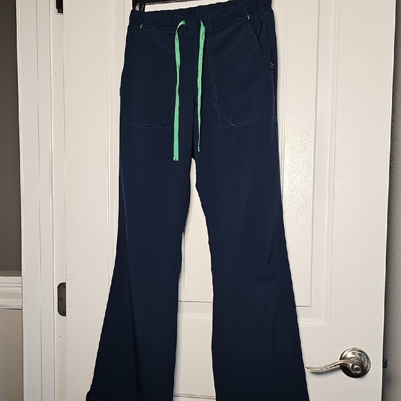 Carhartt Pants - Carhartt XS Scrub Bottoms with Green Drawstring